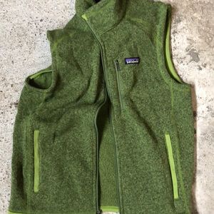 Men’s green Patagonia vest medium
